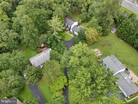 View/Area - 1802 Cranberry Ln, Reston, VA 20191 photo 3 of 10