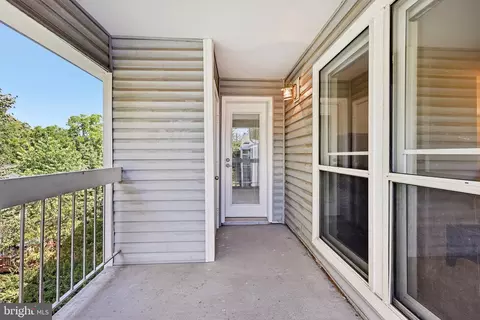 3176 Summit Square Dr #4-E3, Oakton, VA 22124 photo 24