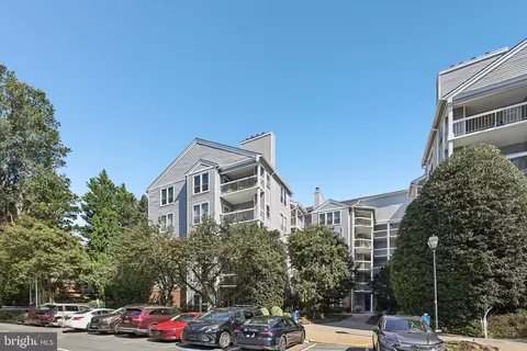3176 Summit Square Dr #4-E3, Oakton, VA 22124 photo 26
