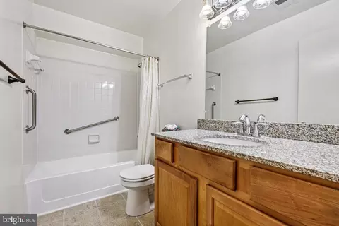3176 Summit Square Dr #4-E3, Oakton, VA 22124 photo 15
