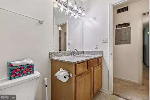 3176 Summit Square Dr #4-E3, Oakton, VA 22124 photo 16
