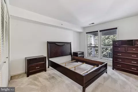 3176 Summit Square Dr #4-E3, Oakton, VA 22124 photo 22