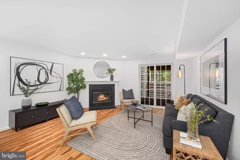 Living - 1502 Deer Point Way, Reston, VA 20194 photo 5 of 6