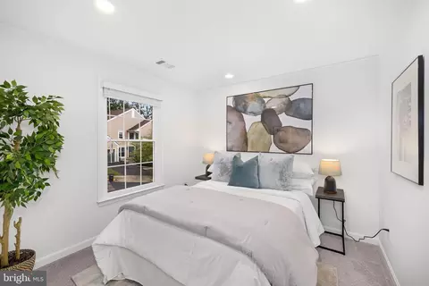 Bedroom - 1502 Deer Point Way, Reston, VA 20194 photo 6 of 9
