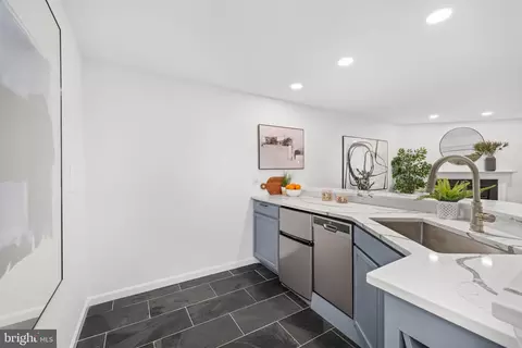 Kitchen - 1502 Deer Point Way, Reston, VA 20194 photo 7 of 8