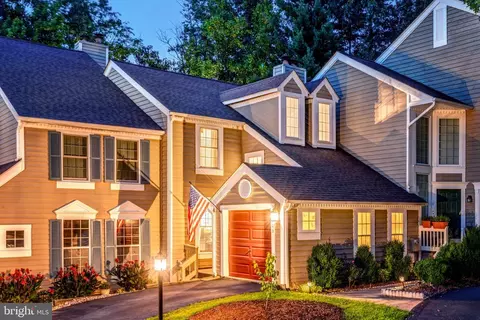 1502 Deer Point Way, Reston, VA 20194