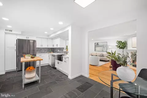 Kitchen - 1502 Deer Point Way, Reston, VA 20194 photo 4 of 8
