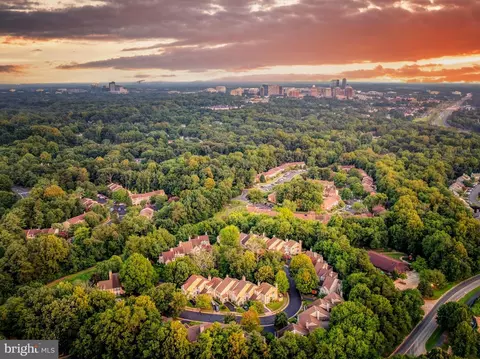 View/Area - 1502 Deer Point Way, Reston, VA 20194 photo 2 of 2