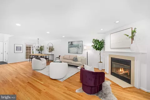 Living - 1502 Deer Point Way, Reston, VA 20194 photo 3 of 6