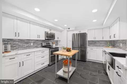Kitchen - 1502 Deer Point Way, Reston, VA 20194 photo 2 of 8