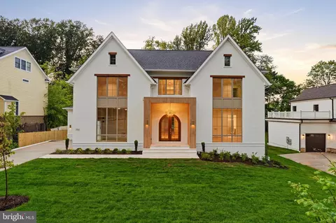 350 Ayr Hill Ave NE, Vienna, VA 22180