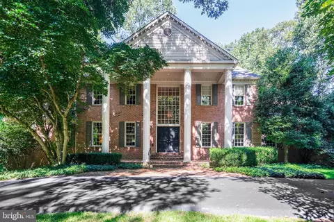 8024 Eddy Bend Trl, Fairfax Station, VA 22039