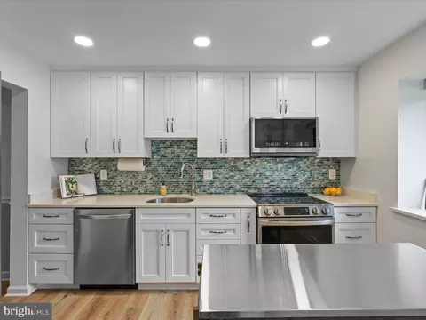 2848 Jermantown Rd, Oakton, VA 22124