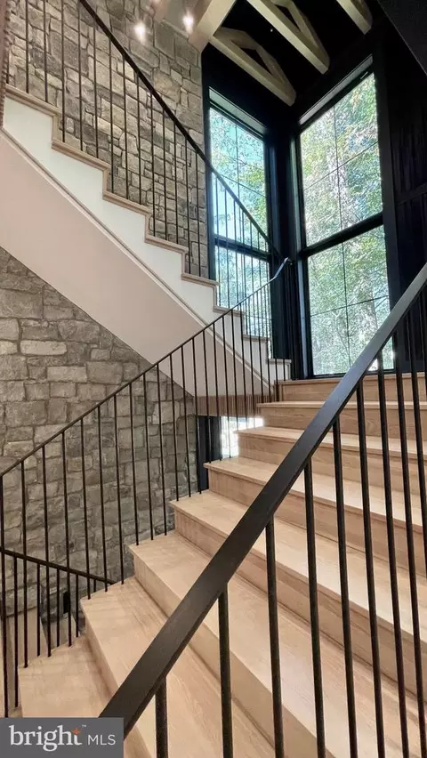 Entry Way - 1441 Woodacre Dr, Mclean, VA 22101 photo 19 of 25