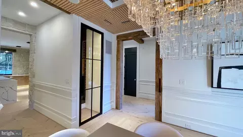 Entry Way - 1441 Woodacre Dr, Mclean, VA 22101 photo 2 of 25