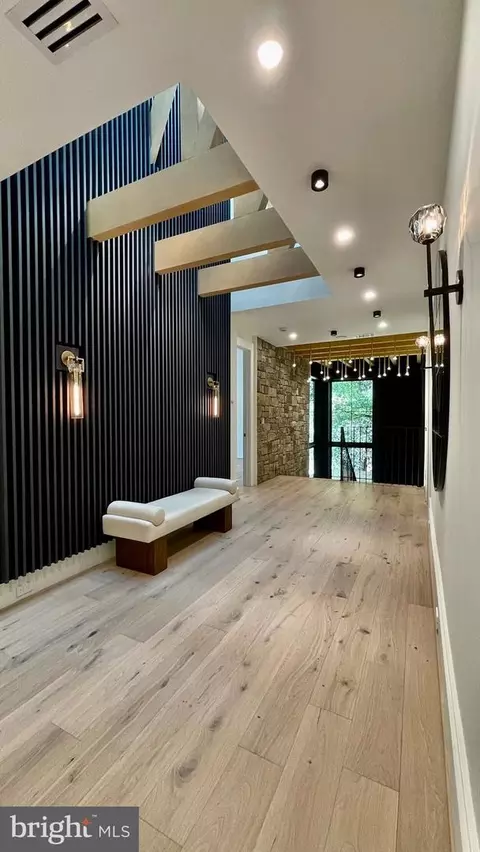 Entry Way - 1441 Woodacre Dr, Mclean, VA 22101 photo 22 of 25