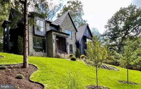 1441 Woodacre Dr, Mclean, VA 22101