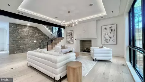 Living - 1441 Woodacre Dr, Mclean, VA 22101 photo 3 of 3