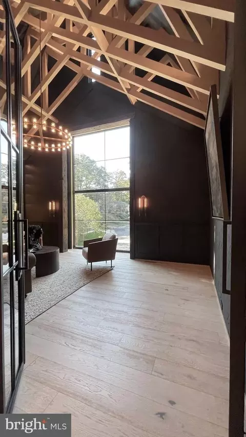 Entry Way - 1441 Woodacre Dr, Mclean, VA 22101 photo 7 of 25