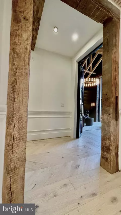 Entry Way - 1441 Woodacre Dr, Mclean, VA 22101 photo 4 of 25