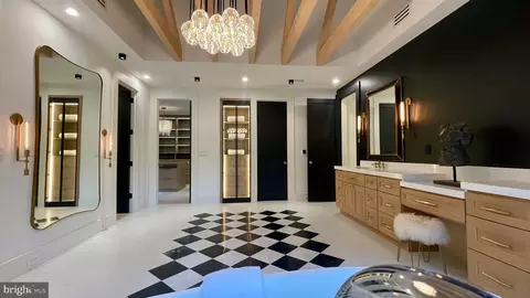 Entry Way - 1441 Woodacre Dr, Mclean, VA 22101 photo 17 of 25