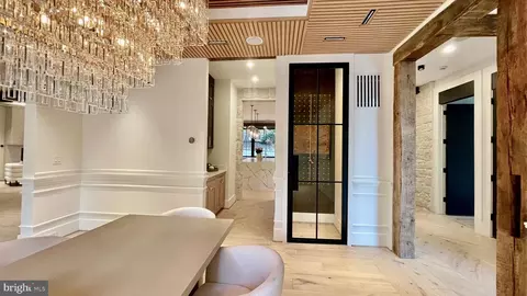 Entry Way - 1441 Woodacre Dr, Mclean, VA 22101 photo 3 of 25