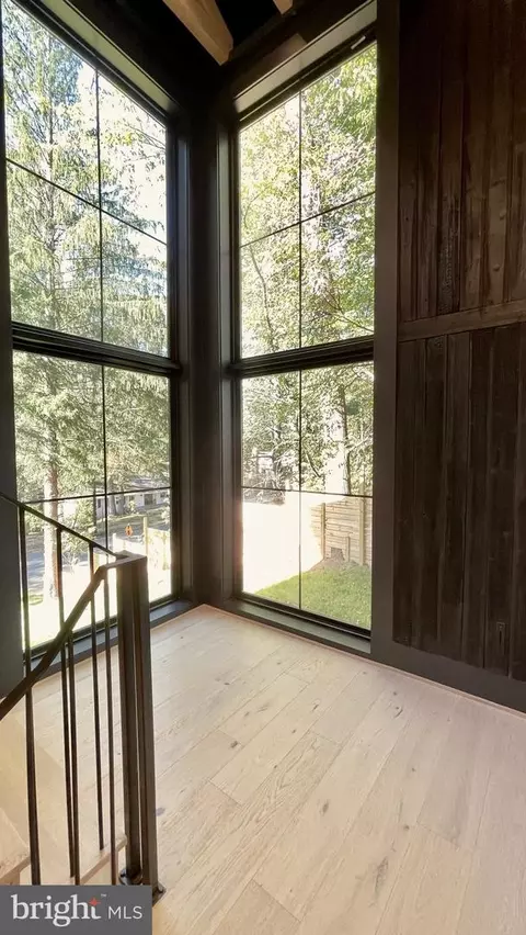 Entry Way - 1441 Woodacre Dr, Mclean, VA 22101 photo 20 of 25