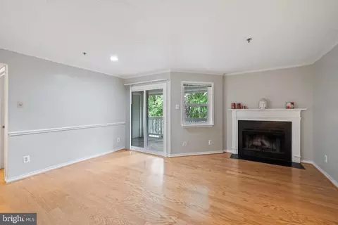 Living - 1504 Lincoln Way #404, Mclean, VA 22102 photo 1 of 5
