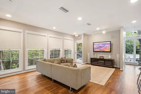 Living - 1504 Lincoln Way #404, Mclean, VA 22102 photo 5 of 5