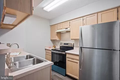 Kitchen - 1504 Lincoln Way #404, Mclean, VA 22102 photo 1 of 4