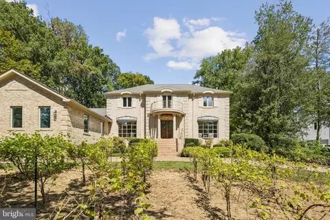 6006 River Dr, Lorton, VA 22079 photo 2