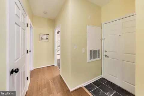 Entry Way - 1571 Spring Gate Dr #6208, Mclean, VA 22102 photo 2 of 4