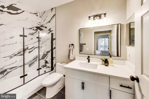 Bath - 1571 Spring Gate Dr #6208, Mclean, VA 22102 photo 3 of 3