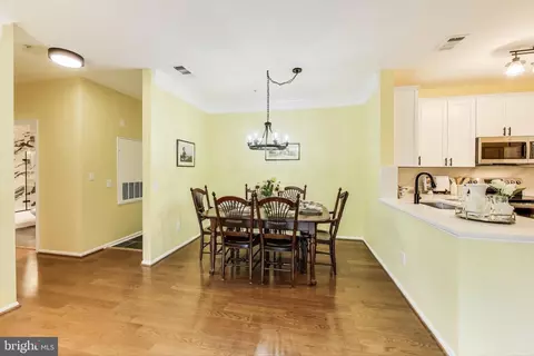Dining - 1571 Spring Gate Dr #6208, Mclean, VA 22102 photo 1 of 2