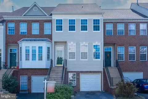 6117 Early Autumn Dr, Centreville, VA 20120