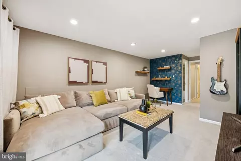 1692 Oaktree Ct, Reston, VA 20194 photo 19