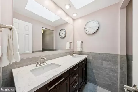 1692 Oaktree Ct, Reston, VA 20194 photo 16