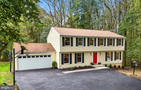 2904 Rock Manor Ct, Herndon, VA 20171