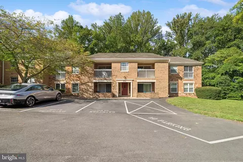 5806 Cove Landing Rd #304, Burke, VA 22015