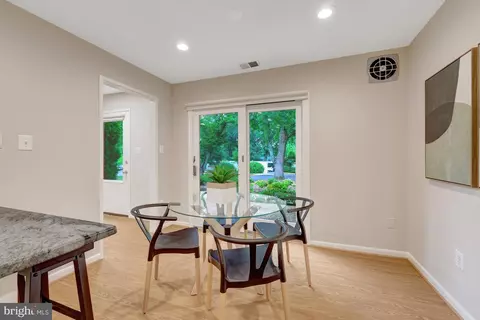 1600 Wainwright Dr, Reston, VA 20190 photo 19