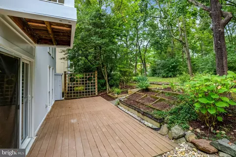 1600 Wainwright Dr, Reston, VA 20190 photo 6