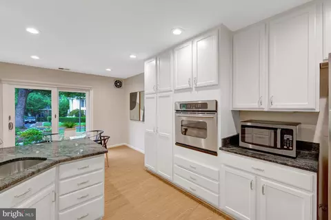 1600 Wainwright Dr, Reston, VA 20190 photo 18
