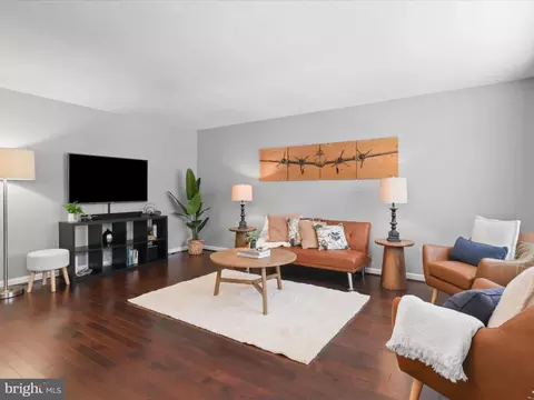 14545 Creek Branch Ct, Centreville, VA 20120