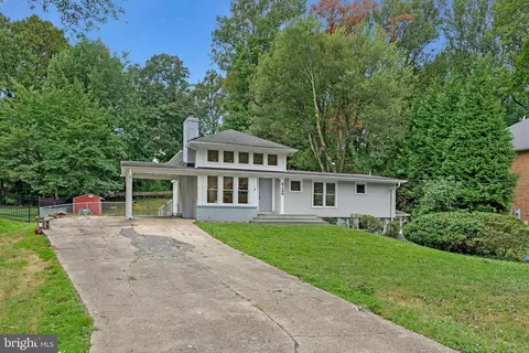4126 Maple Ave N, Fairfax, VA 22032