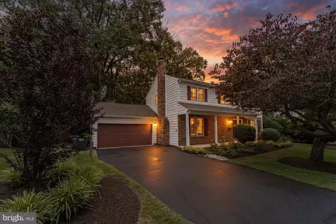 8702 Pappas Way, Annandale, VA 22003
