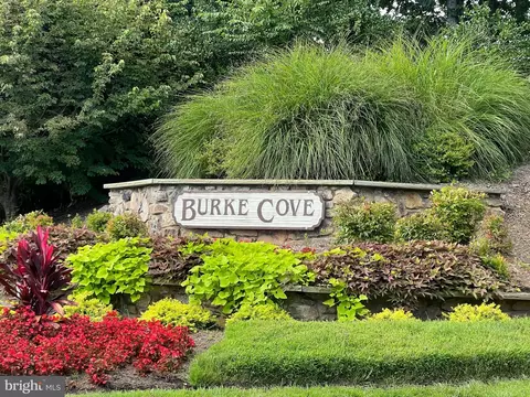 5918 Cove Landing Rd #204, Burke, VA 22015