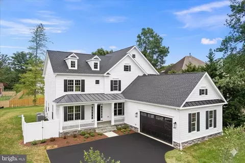3608 Center Dr, Alexandria, VA 22309