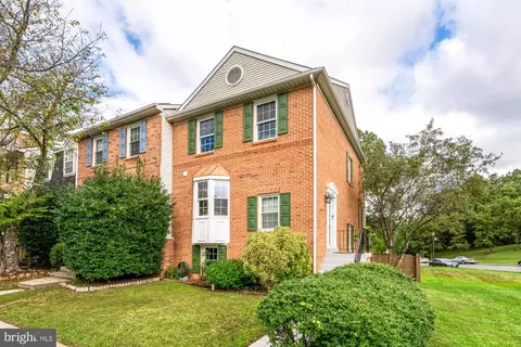 6728 Cardinal Woods Ct, Lorton, VA 22079