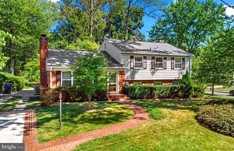 2419 Barbour Rd, Falls Church, VA 22043