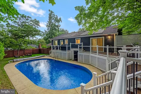 Exterior - 1929 Baton Dr, Vienna, VA 22182 photo 3 of 15